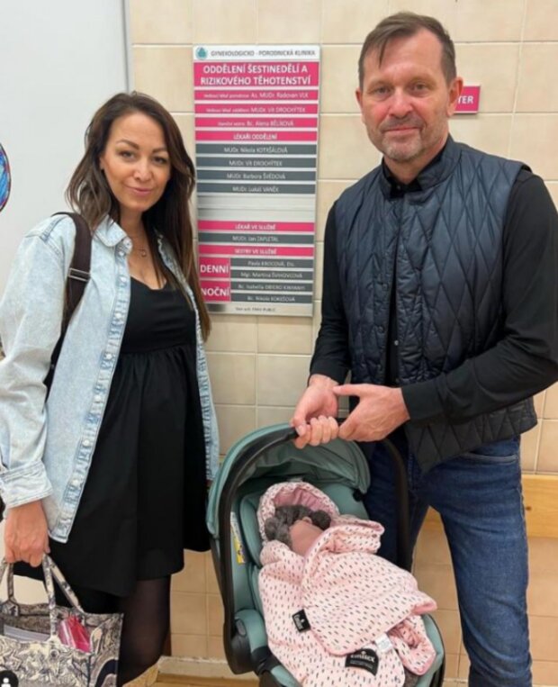 Rodina Agáty Hanychové. Foto: snímek obrazovky Instagram