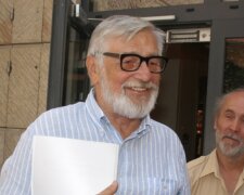 Herec Jiří Bartoška skončil na operačním sále. Je známo, jak se v současné době cítí