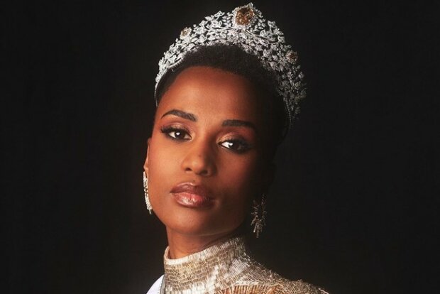 Novou Miss Universe 2019 se letos stala Zozibini Tunzi z Jihoafrické republiky