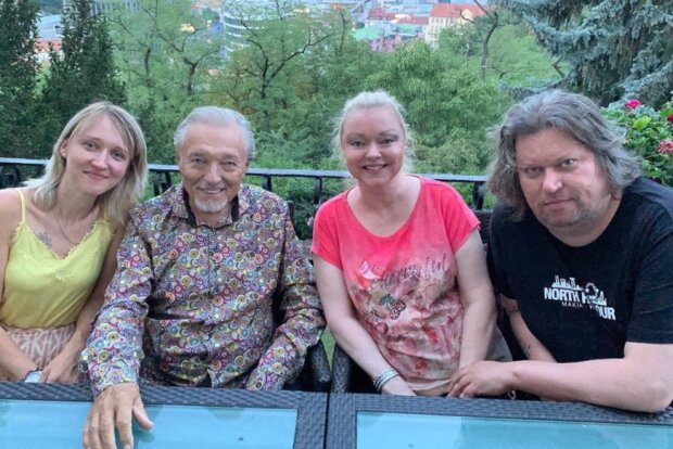 Rodina. Foto: snímek obrazovky stars24.cz