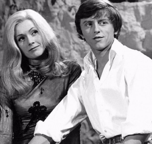 Šíleně smutná princezna. Foto: snímek obrazovky extra.cz