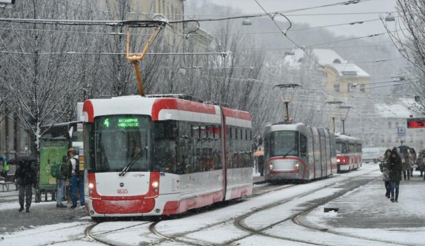 Počasí jako na houpačce: Meteorologové řekli, že v ČR ještě hrozí sněžení. Jakých nejvyšších teplot se dočkáme