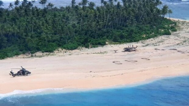 Nápis SOS na písku zachránil lidi, kteří se ocitli na ostrově v Tichém oceánu