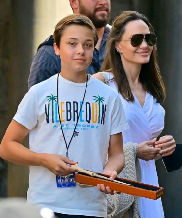 Angelina Jolie se synem Knoxem. Foto: snímek obrazovky focus