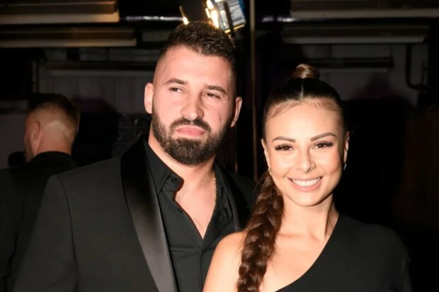 Monika Bagárová se svým přítelem Leonardem Lekejem. Foto: Snímek obrazovky ahaonline.cz