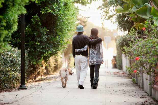 Jak mladý pár šel na procházku se svým psem a vrátili se domů jako milionáři