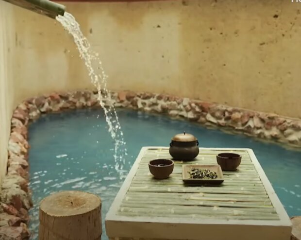 Bazén. Foto: snímek obrazovky YouTube