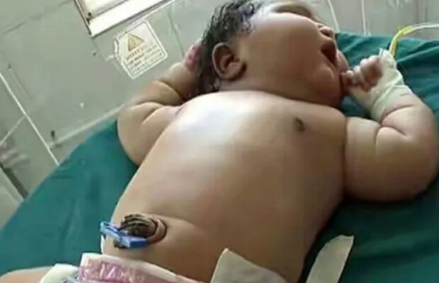 Dítě. Foto: snímek obrazovky Daily Mail