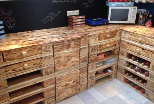 Nábytek. Foto: snímek obrazovky laykni.com