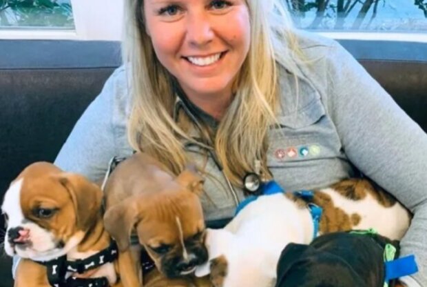 Holka a psi. Foto: snímek obrazovky goodhouse.com