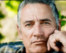 V sobotu večer jsme nemohli usnout. Sousedé něco slavili, s hudbou a dívčími výkřiky! Sousedé shora a důchodce pan Novák