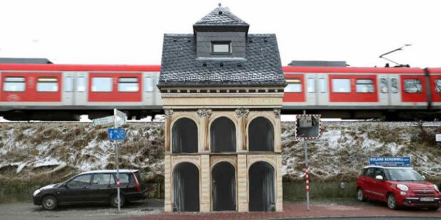 Nejmenší dům v Německu: manželé přestavěli transformátorovou budku na útulný dům