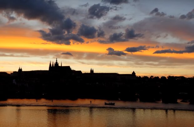 Do Česka konečně míří teplé počasí: Meteorologové řekli, kdy se oteplí a jakých nejvyšších teplot se dočkáme