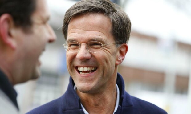 Předseda vlády Nizozemska Mark Rutte je prostě úžasný člověk. Mark dojíždí do práce kolem
