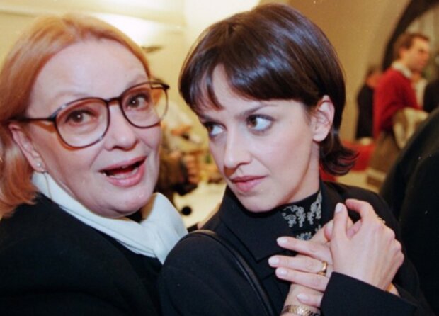 Jana Brejchová a Tereza Brodská. Foto: snímek obrazovky extra.cz