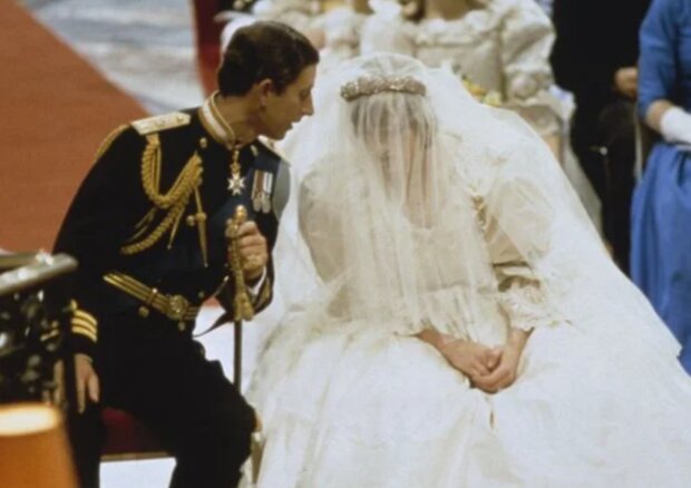 Charles a Diana. Foto: snímek obrazovky mixnews