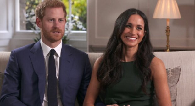 Návrat marnotratných "královských person": poražení Meghan Markleová a princ Harry opouštějí Ameriku