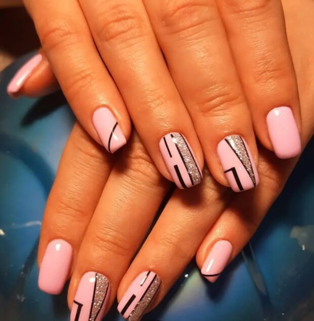 Nápady na jasnou manikúru. Foto: snímek obrazovky Instagram