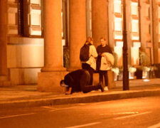 Po premiéře muzikálu Anděl Páně se ředitel Karlínského divadla domů nedostal: Pavel Polák nemohl stát na nohou a nebyl schopen ani zavolat taxi