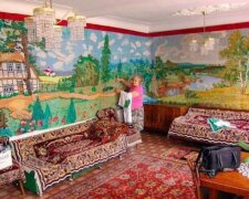 Babička-rukodělnice sama vyšila křížkem "tapety