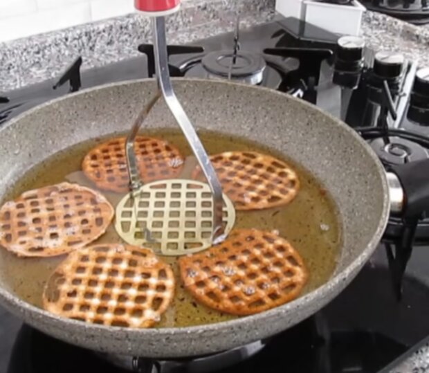 Recept na křupavé vafle. Foto: snímek obrazovky YouTube