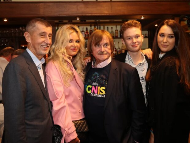 Oslava narozenin Karla Vágnera. Foto: snímek obrazovky ahaonline.cz