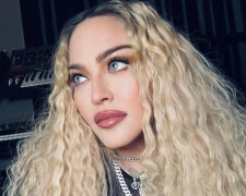 Madonna ukázala, jak nosit krajkové večerní šaty: Madonna v černých průsvitných šatech v New Yorku