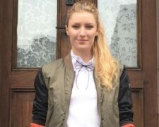 „Oblečte se jako Matilda“ proti systému: dívka dívka 3 roky chodila pracovat ve stejném oblečení