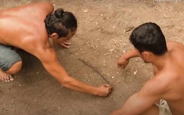 Muži. Foto: snímek obrazovky YouTube