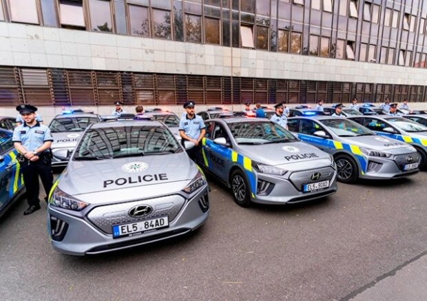 Česká policie získala první elektromobily v historii: kolik za to zaplatíme a co se změní