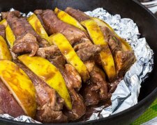 Jednoduchý recept na marinované vepřové s jablky pro sváteční stůl