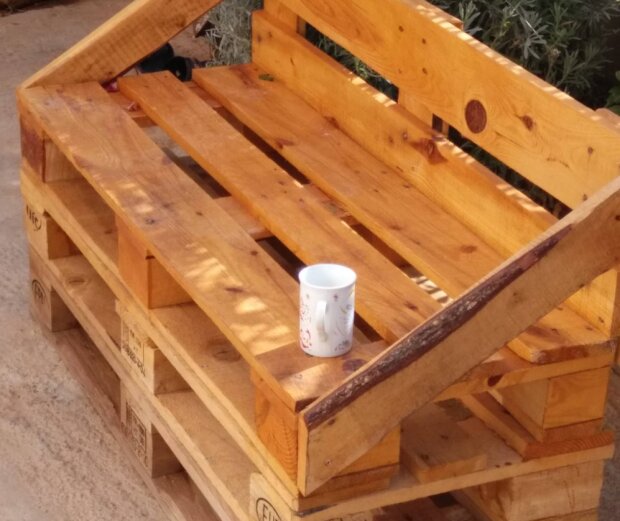 Nábytek. Foto: snímek obrazovky laykni.com