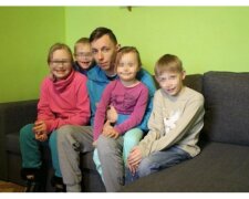 Otec rodinu opustil, matka odešla do jiného světa. Jedenadvacetiletý Mateusz přerušil své studium, aby vychoval mladší bratry a sestry