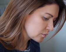 "Moje matka má manžela, ale stále chodí k mému manželovi kvůli domácím záležitostem"