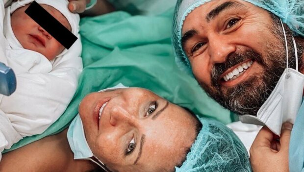 “Děkuji celému operačnímu týmu”: Veronika Arichteva už je doma z porodnice