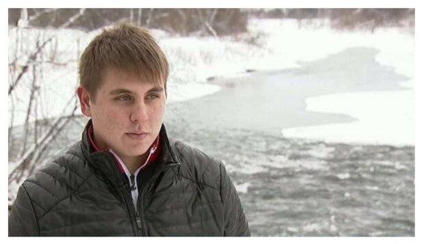 Sedmnáctiletý mladík při návratu domů zachránil stařenku, která spadla z mostu do ledové vody