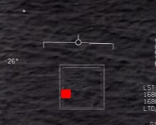 Ministerstvo obrany USA ukazuje tři videa UFO