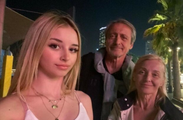 Veronika Žilková s Martinem Stropnickým a dcerou. Foto: snímek obrazovky stars24.cz