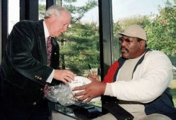 Bubba Smith. Foto: snímek obrazovky romashka-smile.ru