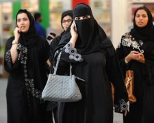 Jak se orientální ženy vypadají doma pro manžela