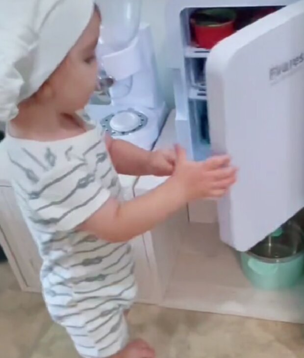 Dítě. Foto: snímek obrazovky TikTok