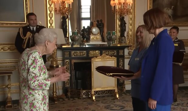 Nejcennější šperky královny Velké Británie, Foto: snímek obrazovky YouTube
