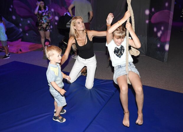 Iveta Vítová s dětmi. Foto: snímek obrazovky super.cz