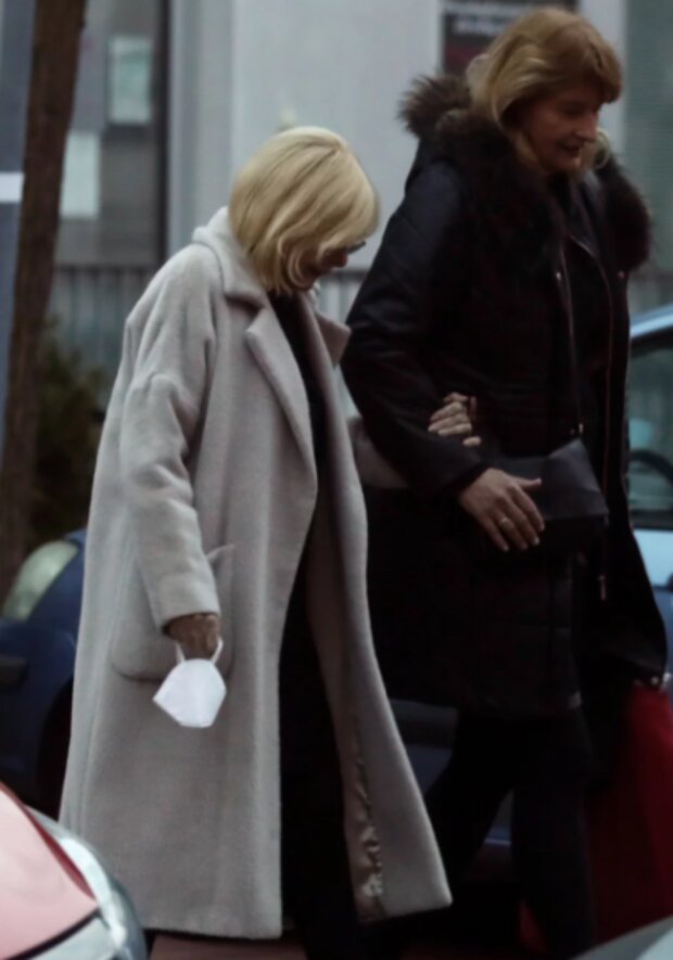 Hana Zagorová a její asistentka. Foto: snímek obrazovky ahaonline.cz