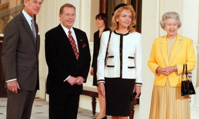 Dagmar Havlová s manželem a královskou rodinou. Foto: snímek obrazovky Instagram