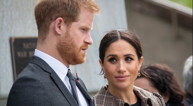 "Vždy zůstanou milovanými členy mé rodiny," řekla Alžběta II. Prince Harry a Meghan nebudou moci používat královské tituly