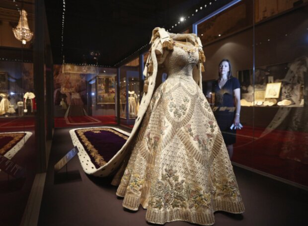 Šaty. Foto: snímek obrazovky focus