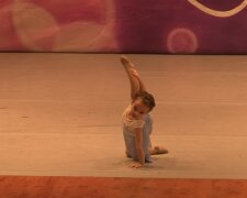 Video. Neuvěřitelný talent. Jsou jí teprve čtyři roky, ale to, co dokáže, je naprosto neskutečné. Každý její pohyb vzbuzuje obdiv