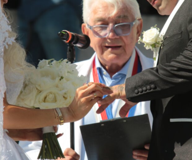 Svatba Lely Ceterové a Karlose Vémoly. Foto: snímek obrazovky extra.cz