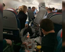 "Když nezavřou pusu, sundám si všechno ostatní": chytrá dívka uklidnila nevychované pasažéry s dětmi